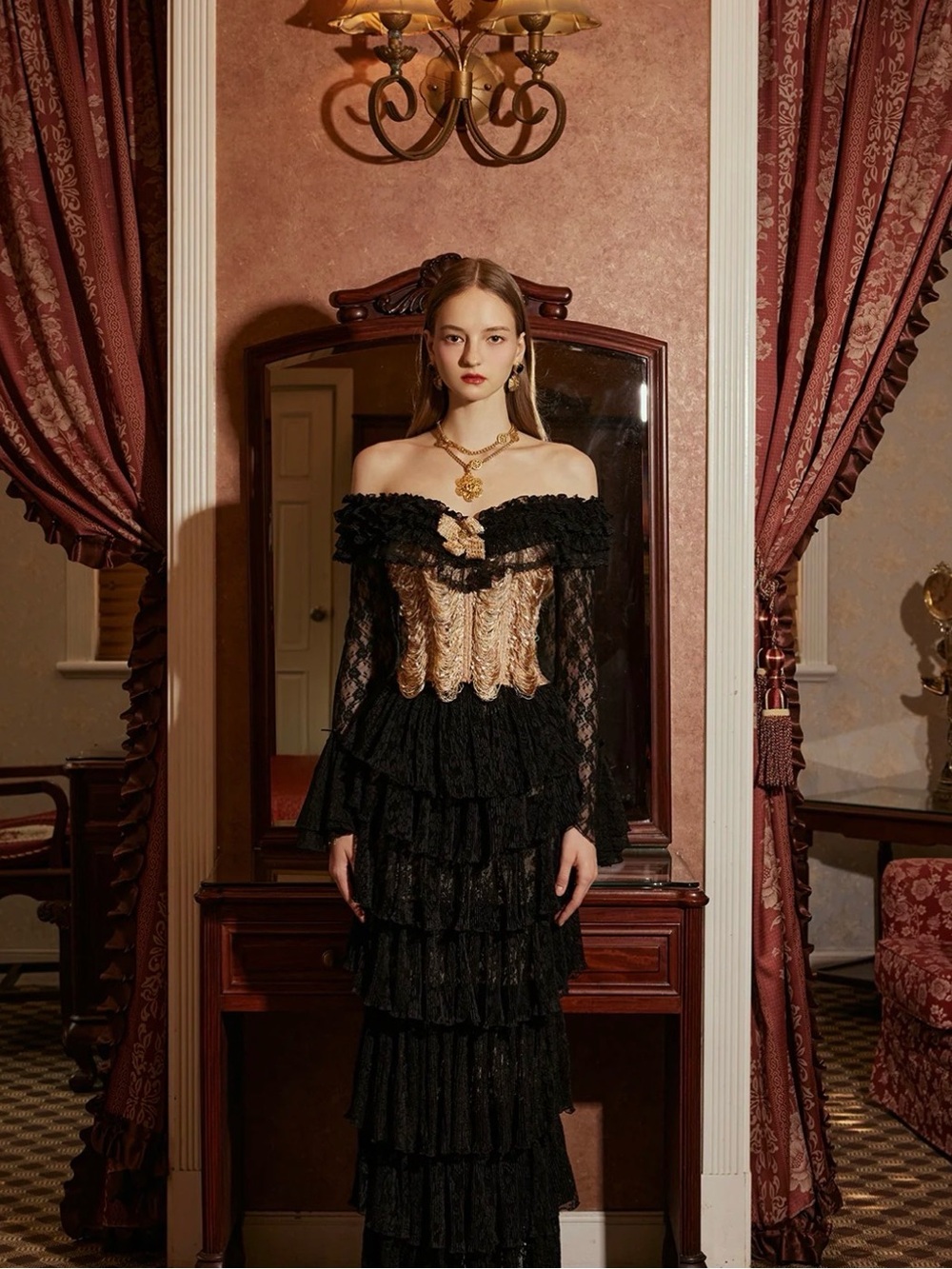 Elegant Black Lace Tiered Long-Sleeve Dress with Gold Bodice - Picture 10 of 10